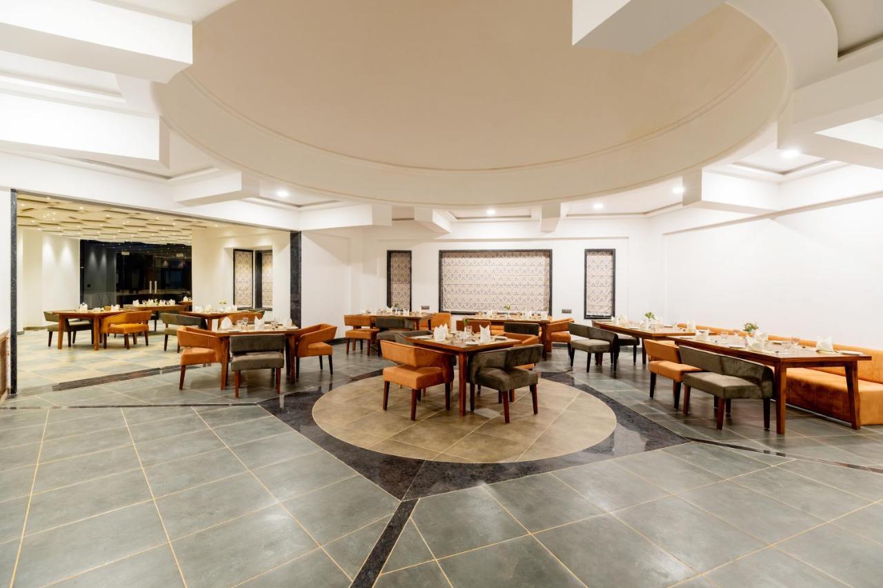 Traavista Aravali Mahal Hotel Udaipur Kültér fotó