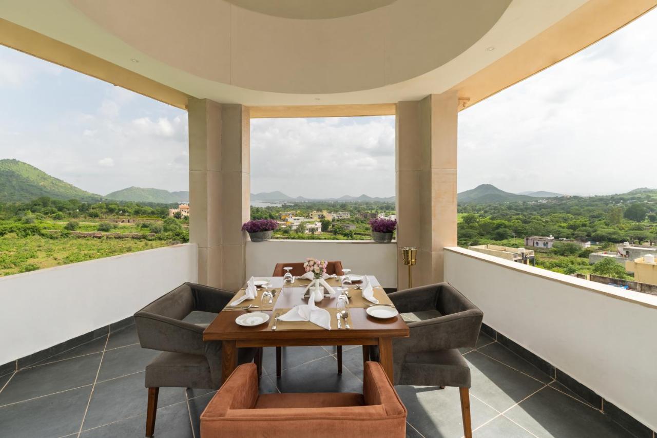 Traavista Aravali Mahal Hotel Udaipur Kültér fotó