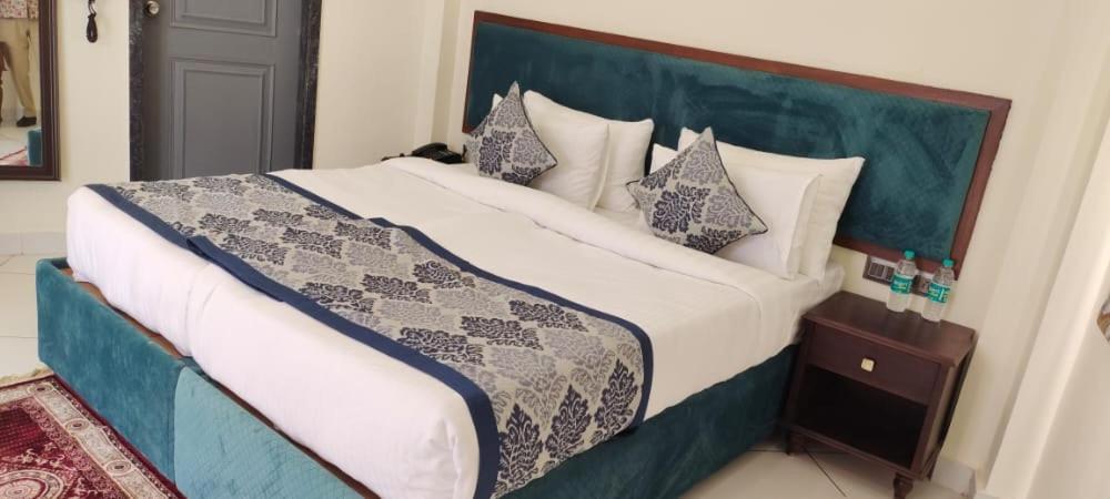Traavista Aravali Mahal Hotel Udaipur Kültér fotó