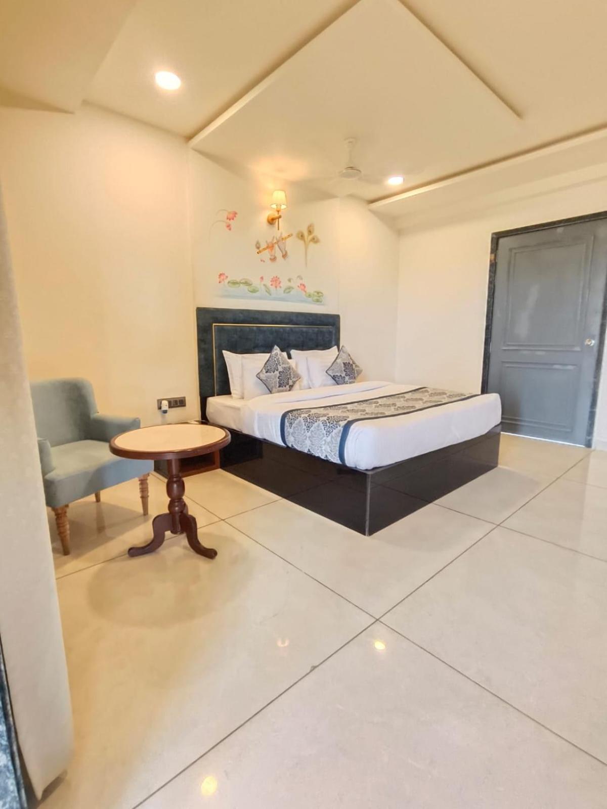 Traavista Aravali Mahal Hotel Udaipur Kültér fotó
